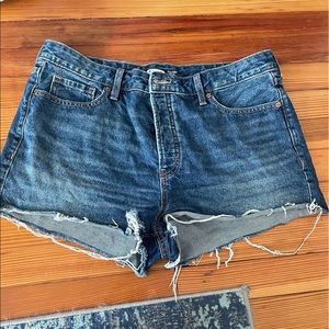 EUC Old navy og shirt high rise jean short